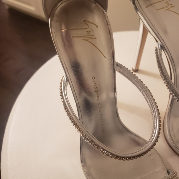 Giuseppe Zanotti Coline Silver Crystal Embellished Leather Ankle Strap Sandals - Picture 6 of 9